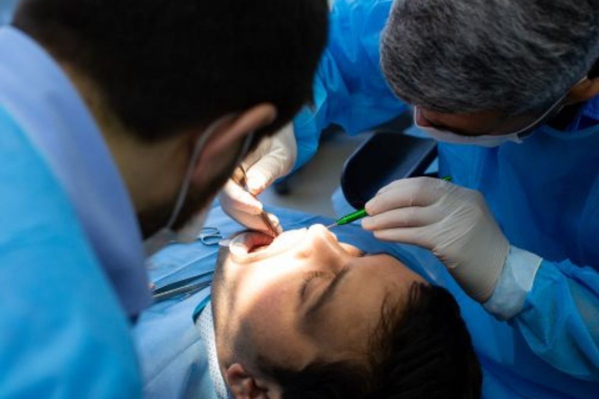 oral surgeon Camp Springs